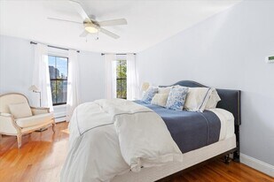 3 Concord Sq, Unit PH in Boston, MA - Building Photo