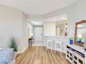 1001 Arbor Lake Dr in Naples, FL - Building Photo - Building Photo
