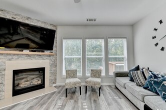 1014 Reap Ln in Lawrenceville, GA - Building Photo - Building Photo