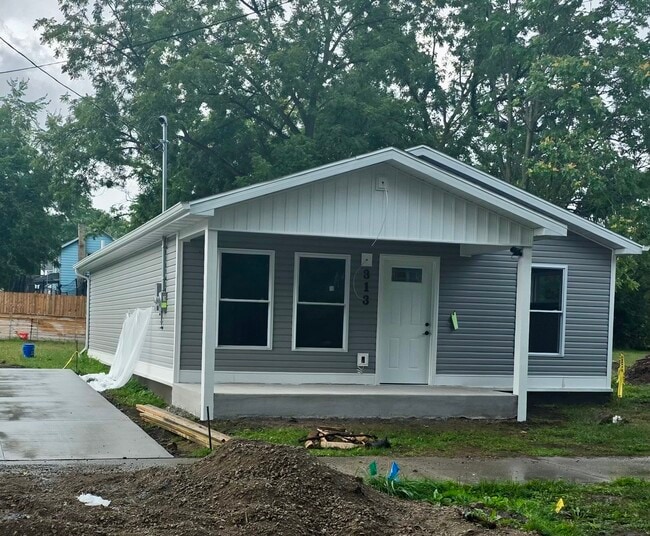 property at 313 N Van Dorn St