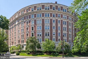 2126 Connecticut Ave NW, Unit 17 in Washington, DC - Building Photo