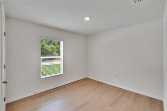 10392 Sheffield Rd in Spring Hill, FL - Building Photo - Building Photo