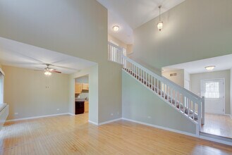 880 Countryfield Ln in Elgin, IL - Foto de edificio - Building Photo