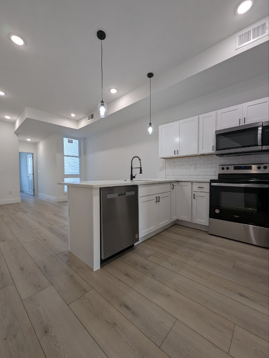 147-149 N Gross St in Philadelphia, PA - Building Photo