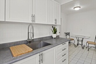 496/498 Simcoe St. N. in Oshawa, ON - Building Photo - Building Photo