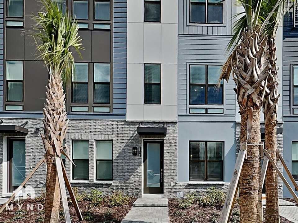 2353 Brix St in Orlando, FL - Foto de edificio