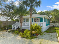 230 Wisteria Ln in Panama City Beach, FL - Foto de edificio - Building Photo