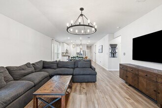 225 El Capitan Lp in Dripping Springs, TX - Building Photo - Building Photo