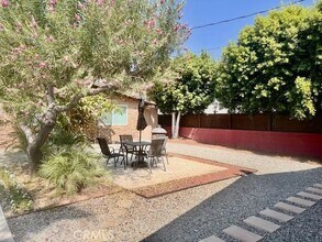 74402 Abronia Trail, Unit 6 in Palm Desert, CA - Building Photo - Building Photo