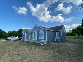 2590 Kansas Rd in Fort Scott, KS - Building Photo