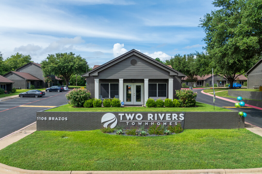 Two Rivers Townhomes in Marble Falls, TX - Building Photo