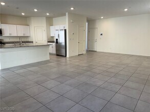 10960 Meridian Flds Ave in Las Vegas, NV - Building Photo - Building Photo