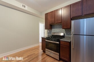 644 W Oakdale Ave, Unit A04C in Chicago, IL - Building Photo - Building Photo