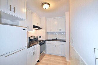 270 Marin Blvd in Jersey City, NJ - Building Photo - Building Photo