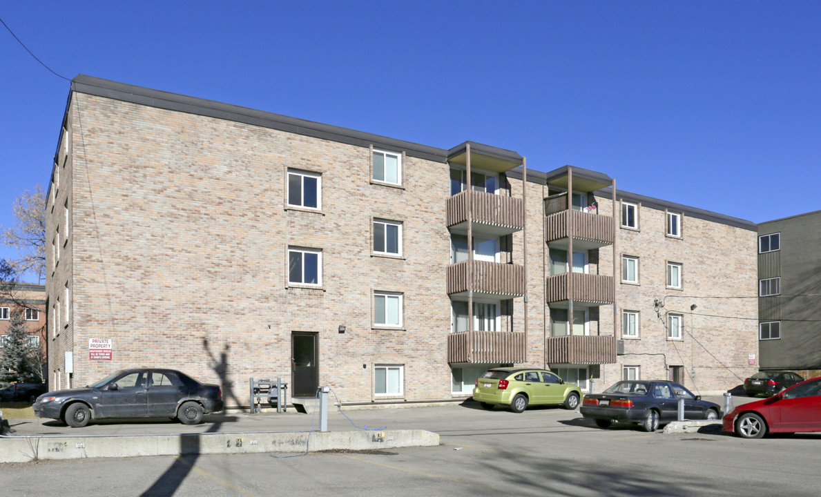 723 3rd Ave NW in Calgary, AB - Building Photo