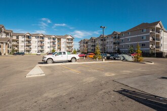 Lake Ridge 99 and 143 Apartments in Spruce Grove, AB - Building Photo - Building Photo