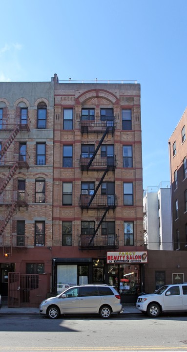 4 E 132nd St in New York, NY - Building Photo