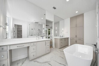 2232 Swift Blvd in Houston, TX - Building Photo - Building Photo