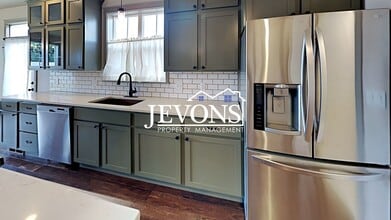 221 4th Ave in Zillah, WA - Building Photo - Building Photo