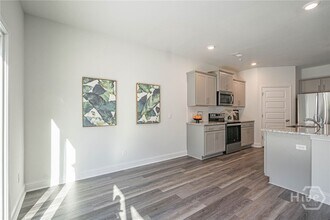 756 Logging Hl Dr in Richmond Hill, GA - Foto de edificio - Building Photo