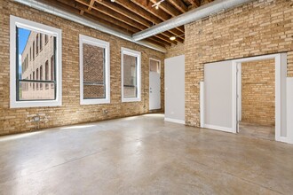 945 W Fulton Market Apartments in Chicago, IL - Building Photo - Building Photo