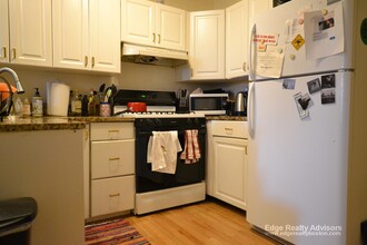 54 Egmont St, Unit 2 in Brookline, MA - Building Photo - Building Photo