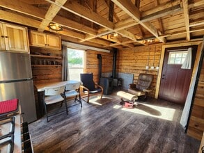 94 Cliff Dr, Unit Cliff cabin in Riverton, WY - Foto de edificio - Building Photo
