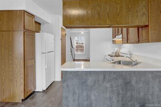 176 Jackson Ave in Oyster Bay, NY - Building Photo - Building Photo