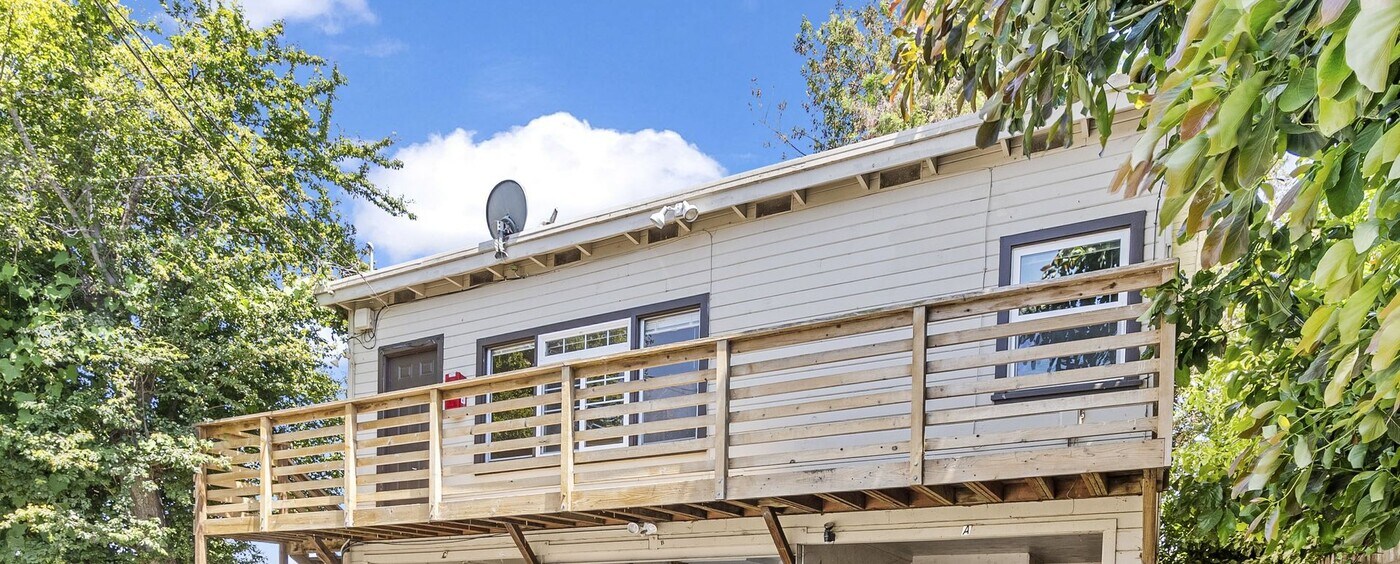 422 E Beach St in Watsonville, CA - Foto de edificio