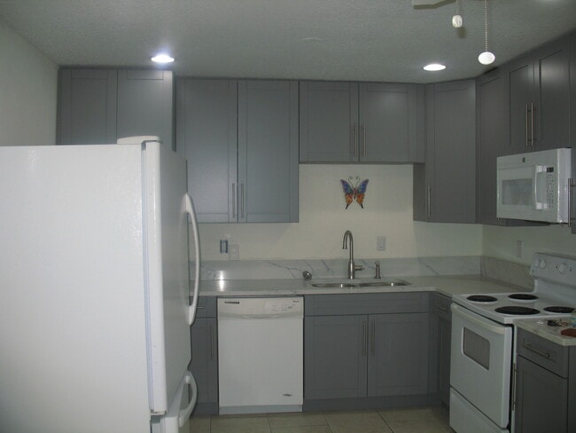 property at 9356 Roan Ln