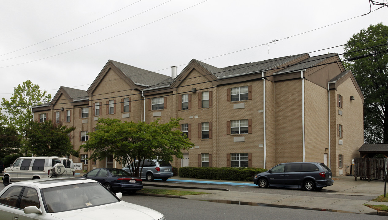 The Anchorage in Norfolk, VA - Building Photo