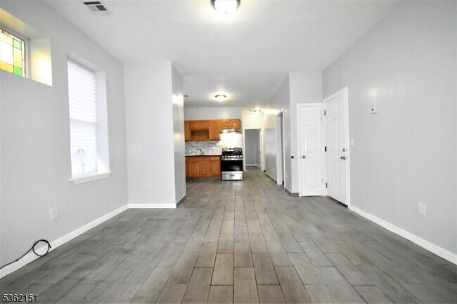 482 S 17th St, Unit 2L in Newark, NJ - Building Photo - Building Photo