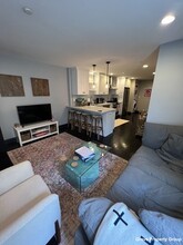 321 Dorchester St, Unit 3 in Boston, MA - Building Photo - Building Photo