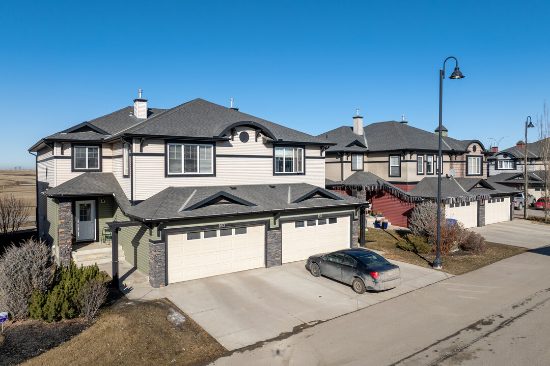 Westmere Gardens in Chestermere, AB - Building Photo