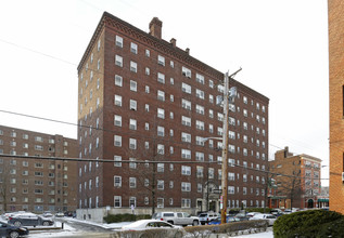 Wellington Apartments in Pittsburgh, PA - Foto de edificio - Building Photo