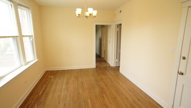 3136 W Logan Blvd, Unit 2814-2F in Chicago, IL - Building Photo - Building Photo