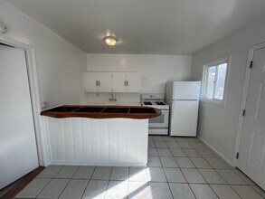 1132 Dover Ln in Ventura, CA - Building Photo - Building Photo