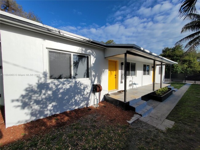 275 NW 75th St in Miami, FL - Building Photo - Building Photo