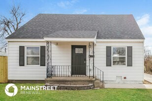 120 E Northrup Dr in Midwest City, OK - Building Photo