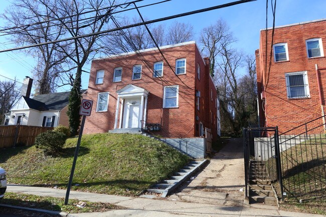 3013 30th St SE in Washington, DC - Building Photo - Building Photo