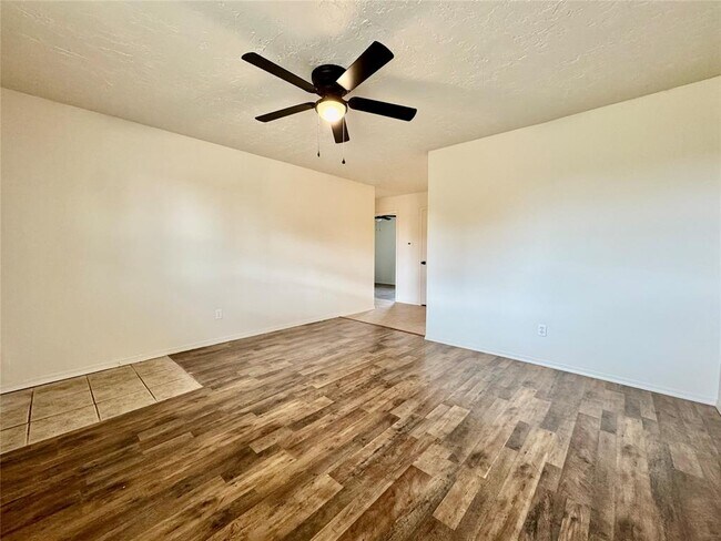 411 E 3rd St in Hydro, OK - Building Photo - Building Photo