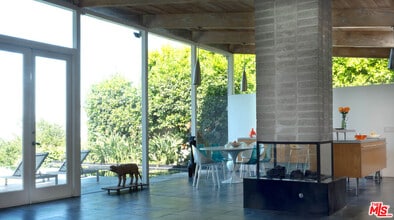 15146 Mulholland Dr in Los Angeles, CA - Building Photo - Building Photo