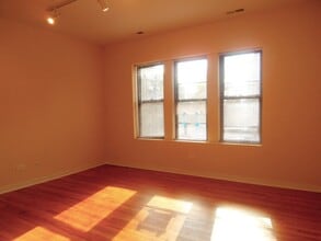2450 W Albion Ave, Unit 2E in Chicago, IL - Building Photo - Building Photo
