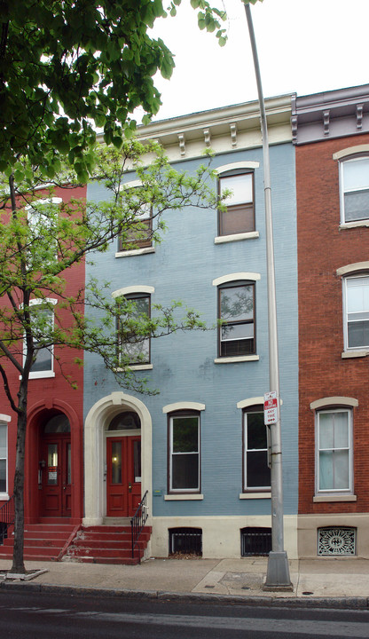 143 N 21st St in Philadelphia, PA - Building Photo