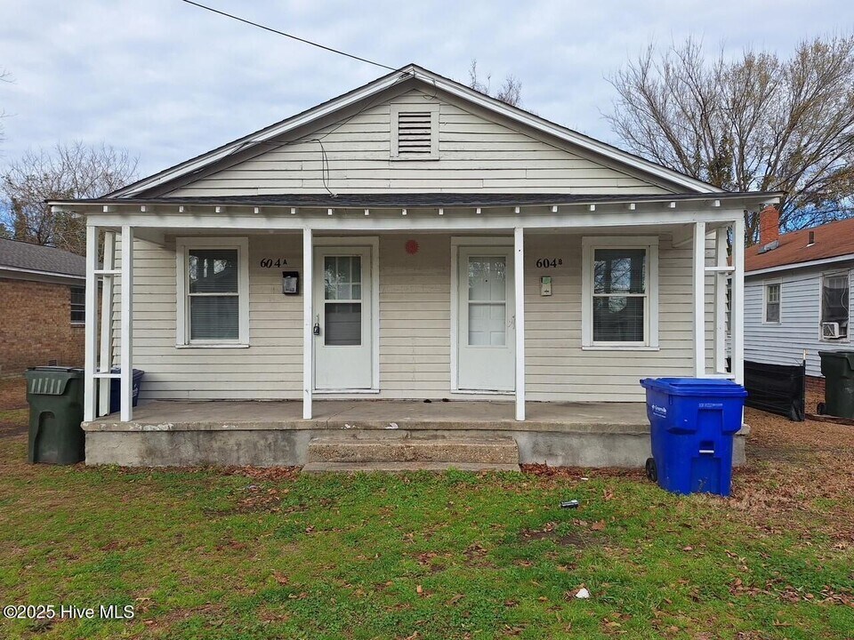 604 Hudson St in Greenville, NC - Building Photo