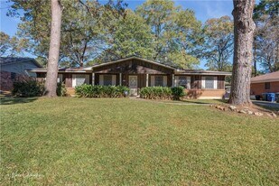 1030 Manor Pl in Shreveport, LA - Building Photo