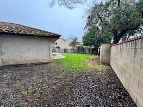 1104 Pinewood Ct in Madera, CA - Building Photo - Building Photo