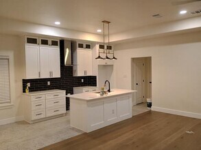 528 Pettit Dr in Newark, TX - Building Photo - Building Photo
