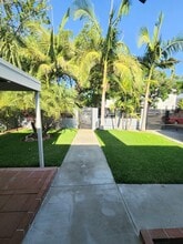 5639 Willowcrest Ave in Los Angeles, CA - Building Photo - Building Photo