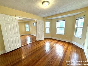 4057 Washington St, Unit 2 in Boston, MA - Building Photo - Building Photo